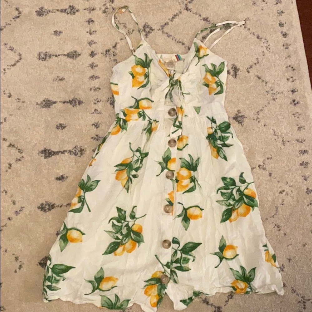 Lemon dress with pockets